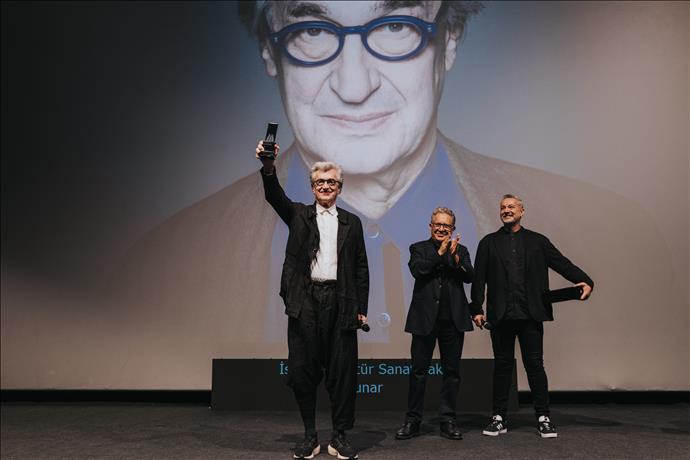 Mükemmel Günler’in yönetmeni Wim Wenders ve başrol oyuncusu Koji Yakusho İstanbul Film Festivali’nde