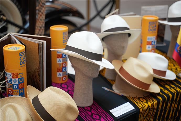 Atakule’den 29 Ekim’e Özel “Atatürk Collection” Panama Şapka Sergisi 