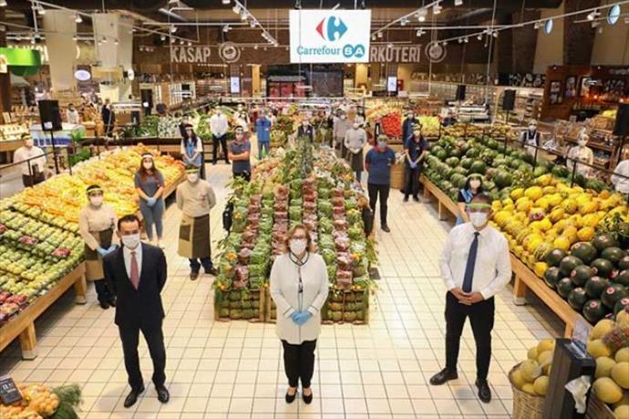 Güler Sabancı CarrefourSA çalışanlarını tebrik etti