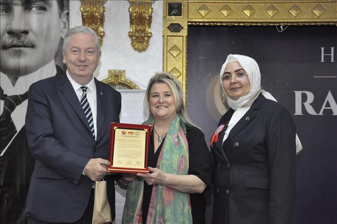 Dr. Aronia Kurucusu Aylin Kalafatoğlu'na "Yılın En Yenilikçi Kadın Girişimcisi" Ödülü
