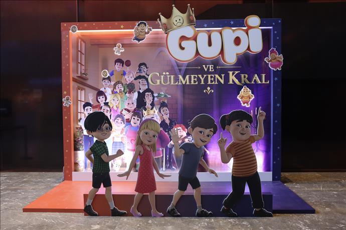 Sinema Filmi “Gupi ve Gülmeyen Kral”a Festival Gibi Gala