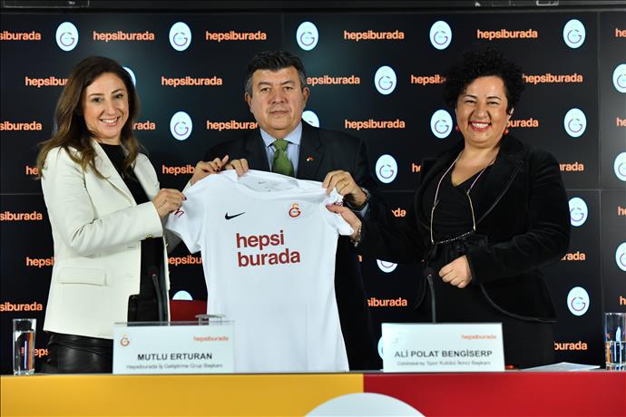 Kadınlar, Galatasaray Hepsiburada Kadın Futbol Takımı ile Sahada  