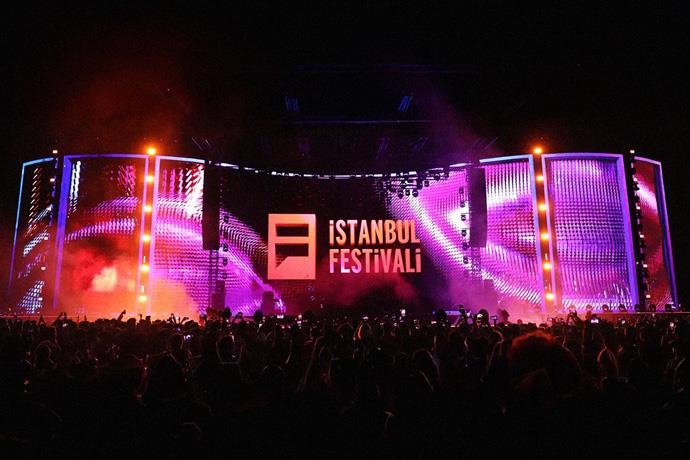 İstanbul Festivali 2025 Sanatçı Takvimi ve Sahne Saatleri Açıklandı!