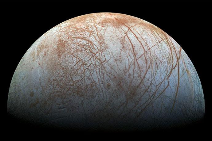 Europa’da Yaşam Var mı? NASA’nın Europa Clipper Görevi Buzun Altındaki Okyanusu Aydınlatmaya Gidiyor