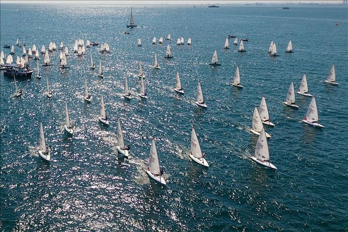 İstanbul'da Muhteşem Bir Yelken Yarışı  