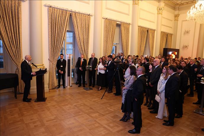 Türk Galerilerinin Londra Çıkartması