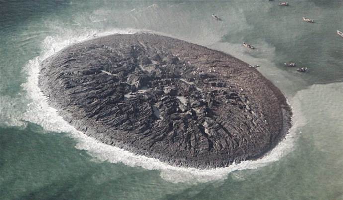 Depremde oluşan ada 6 yıl sonra kayboldu