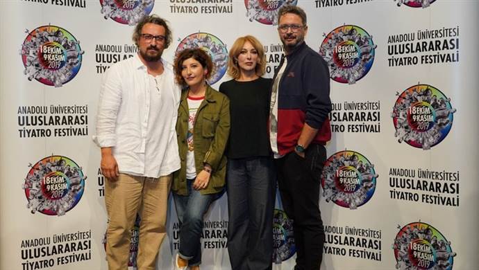 Uluslararası Tiyatro Festivali 'Arzu Tramvayı' ile başladı