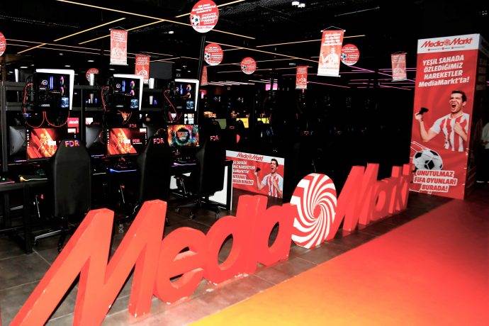 FIFA 2020 MediaMarkt'ta Nostalji Alanı ile tanıtıldı