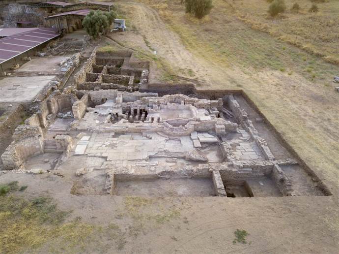 İzmir'de 1500 yıllık mühendislik harikası bina keşfedildi