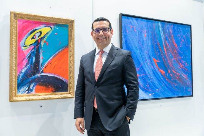 Ressam CEO Yurdaer Kahraman ilk kişisel sergisini açtı