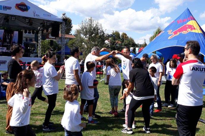 AKUT Spor Kulübü 10. yıl pastasını kesti