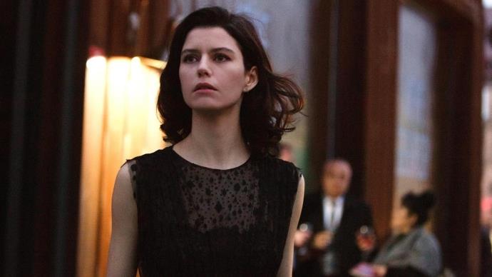 Netflix'in Beren Saat'li Türk dizisi Atiye yayınlandı