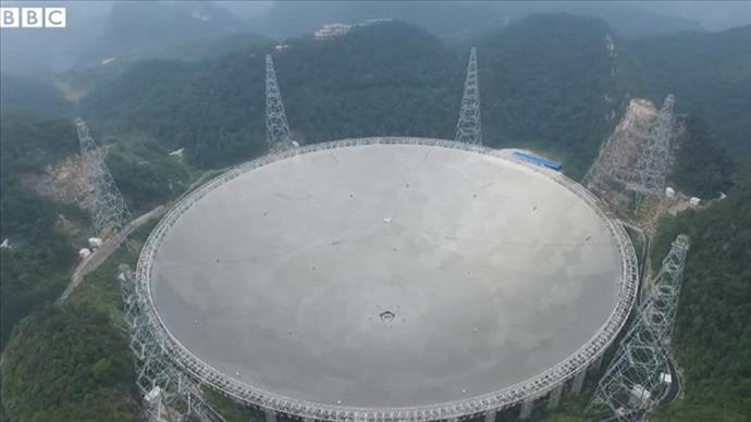 30 futbol sahası büyüklüğündeki dev teleskop faaliyete geçti
