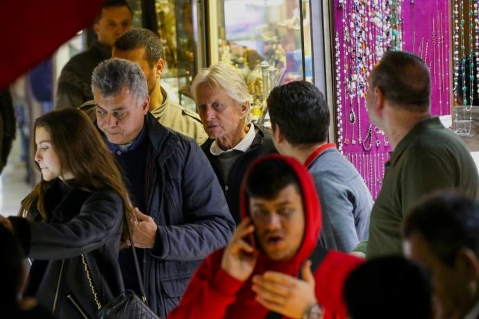 Kapalıçarşı'da alışveriş yapan Michael Douglas'ın satın aldığı ürünler  