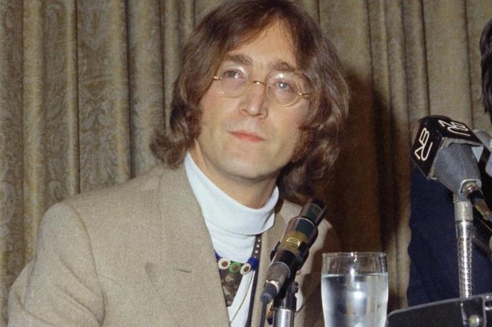 John Lennon'un gözlüğü 170 bin euro'ya satıldı