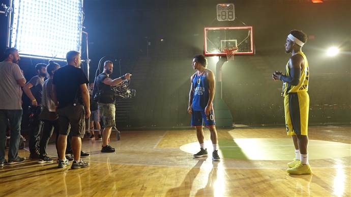 Lenovo reklam filminde basketbolun ünlü yıldızlarını bir araya getirdi