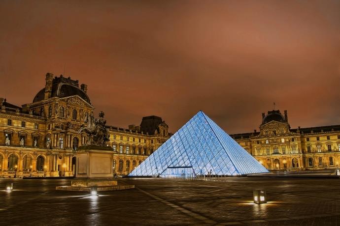 Louvre Müzesi'nde Leonardo da Vinci rekoru!