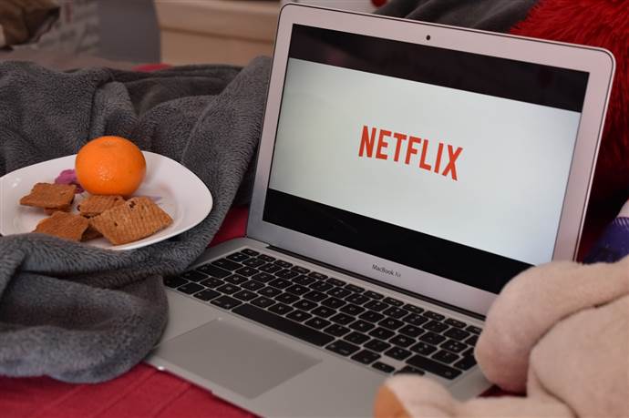 Netflix'te bir oturuşta dizi bitirenlere kötü haber