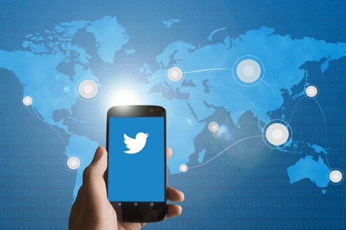 Twitter kişisel bilgileri kullandığı için özür diledi