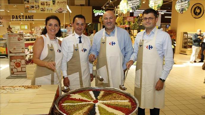 CarrefourSA, 10 bin kişiye aşure ikram edecek