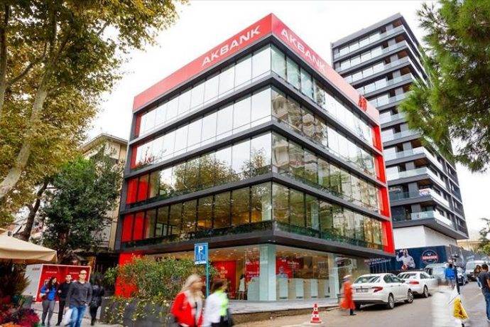 Akbank'tan konut kredisi faiz oranlarını indirdi