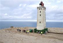120 yıllık deniz feneri tekerleklerle taşınıyor