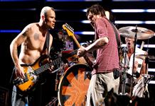 Red Hot Chili Peppers dinleyicilerine müjde! John Frusciante geri dönüyor